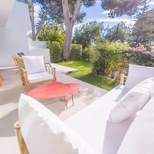 Bajo Con Jardin En La Milla De Oro Marbella
